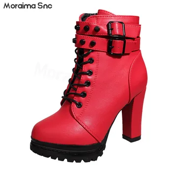 Модные Красные ботинки на шнуровке с заклепками, с острым носком, на толстом высоком каблуке, с пряжкой для ремня, черные модные повседневные женские ботинки с индивидуальным дизайном