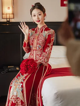 Свадебное платье для невесты из красного велюра с вышивкой павлина, Ципао в китайском стиле, расшитое блестками и бисером китайская одежда